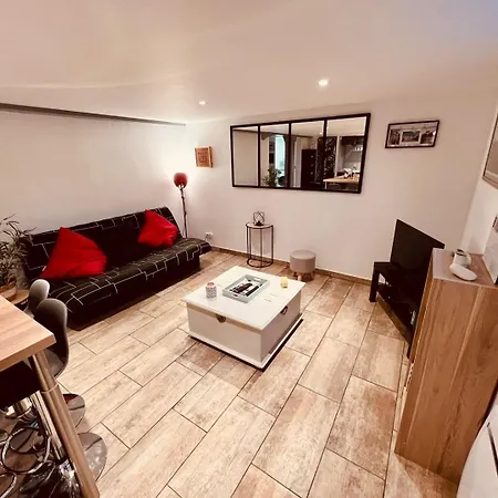 Le Camille Charming With Garden 5 Min Chu Apartment *