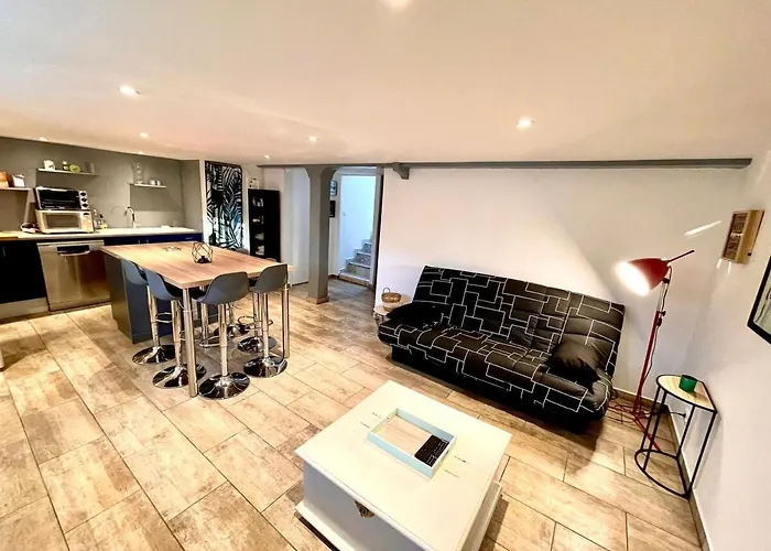 Le Camille Charming With Garden 5 Min Chu Apartamento